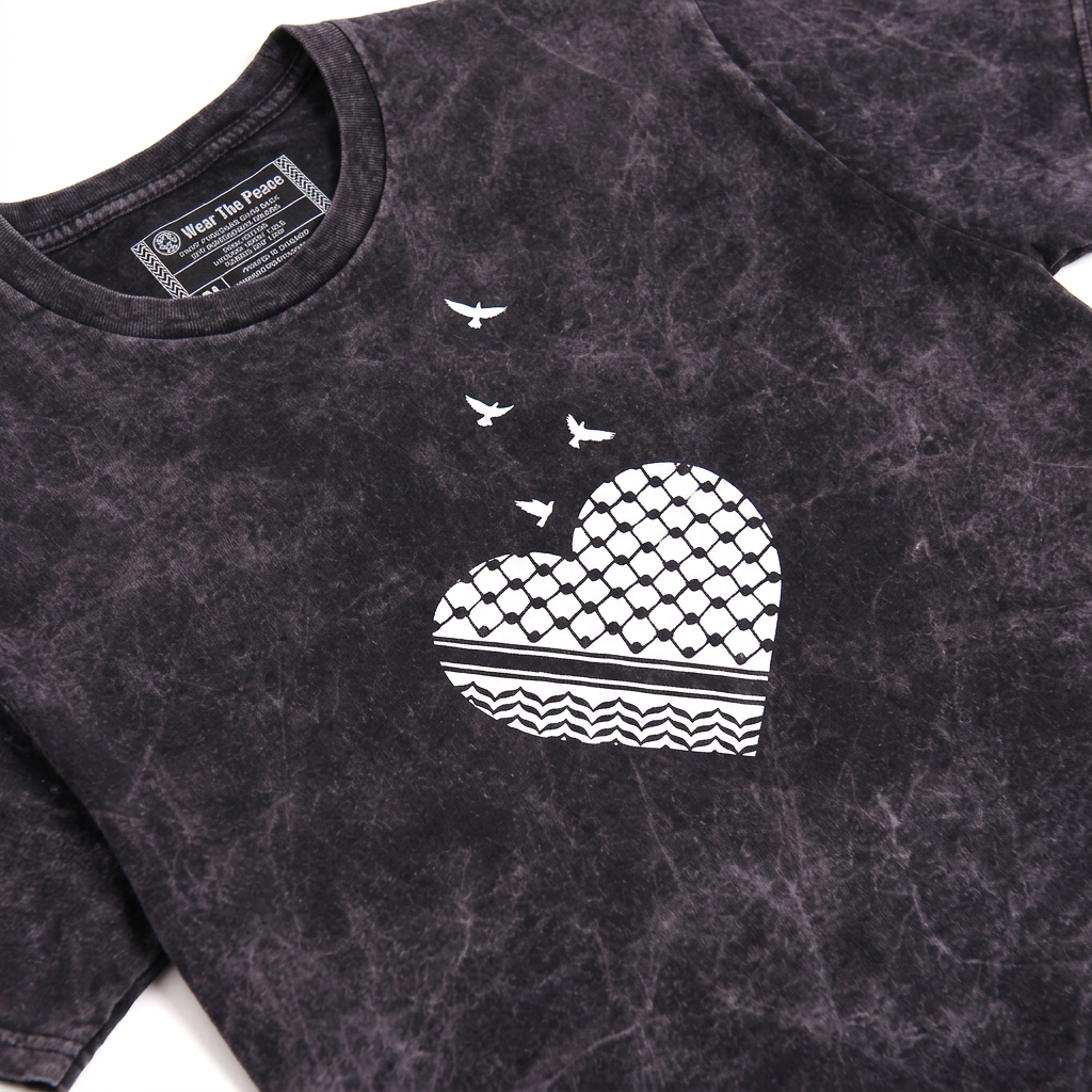 Palestine Heart Vintage Tee