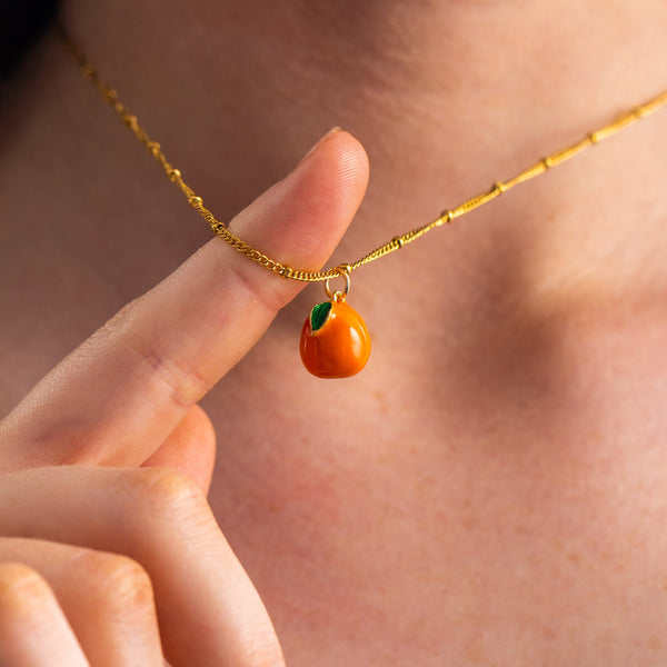yaffas-orange-necklace-wear-